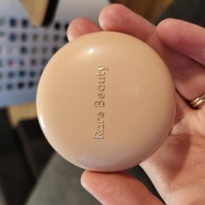 Rare Beauty highlighter in Mesmerize